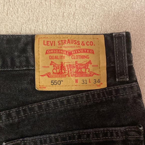 VINTAGE LEVI’S 550 Jean Shorts - Picture 3 of 4